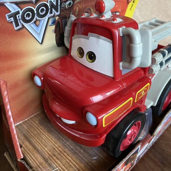 New Disney Pixar Cars Toon Rescue Tow Mater Fisher Price Shake N Go Truck Toy - Picture 2 of 6